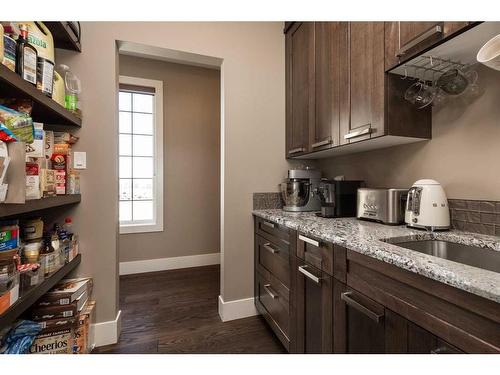 425 Arbourwood Terrace South, Lethbridge, AB - Indoor Photo Showing Kitchen