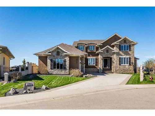 425 Arbourwood Terrace South, Lethbridge, AB - Outdoor With Facade