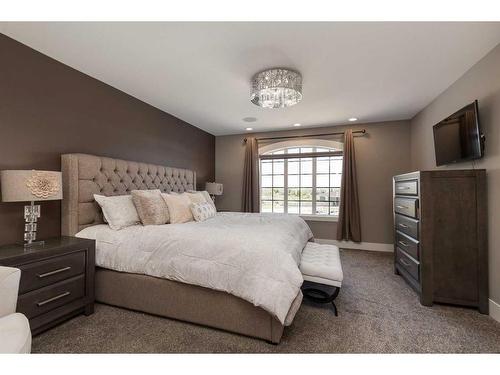 425 Arbourwood Terrace South, Lethbridge, AB - Indoor Photo Showing Bedroom