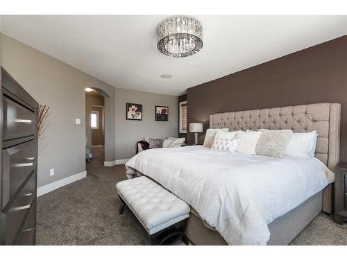 425 Arbourwood Terrace South, Lethbridge, AB - Indoor Photo Showing Bedroom