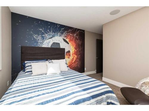 425 Arbourwood Terrace South, Lethbridge, AB - Indoor Photo Showing Bedroom
