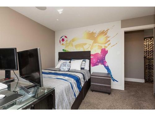 425 Arbourwood Terrace South, Lethbridge, AB - Indoor Photo Showing Bedroom