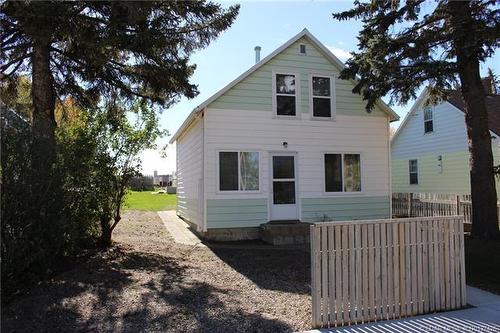 223 Highway Avenue, Picture Butte, AB - Outdoor