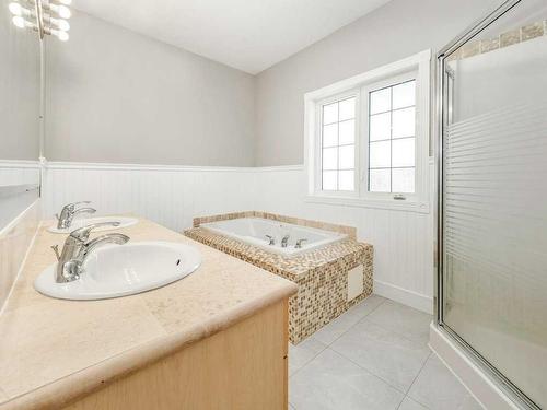4717 7 Street, Coalhurst, AB - Indoor Photo Showing Bathroom