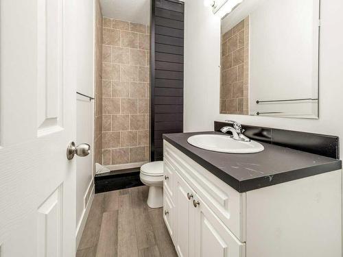 4717 7 Street, Coalhurst, AB - Indoor Photo Showing Bathroom