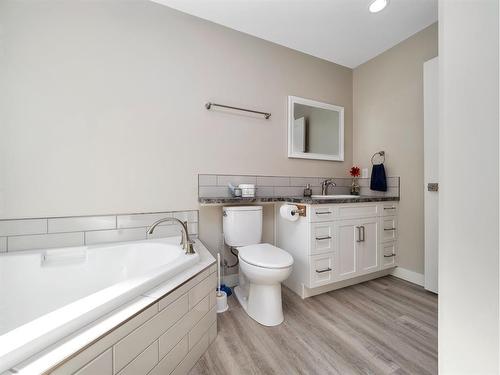314 11B Street, Nobleford, AB - Indoor Photo Showing Bathroom