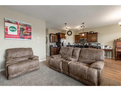 431 Mary Cameron Crescent North, Lethbridge, AB - Indoor Photo Showing Living Room