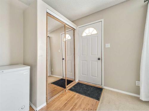 4902 62 Avenue, Taber, AB - Indoor Photo Showing Other Room