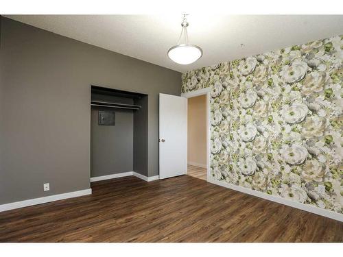 2714 6A Avenue North, Lethbridge, AB - Indoor Photo Showing Other Room