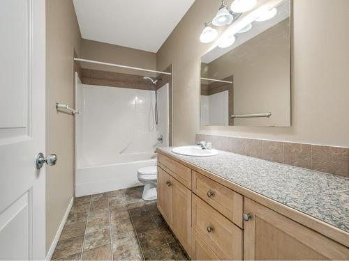 1418 3 Avenue North, Lethbridge, AB - Indoor Photo Showing Bathroom