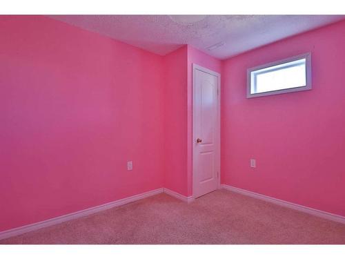 209 4A Street, Stirling, AB - Indoor Photo Showing Other Room