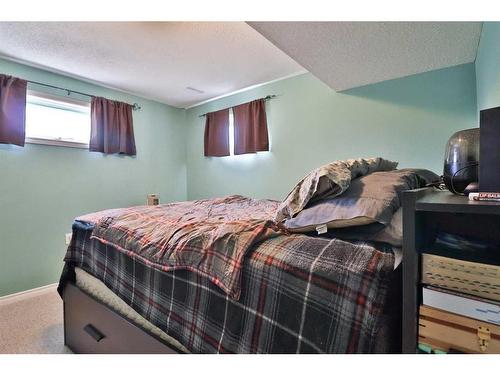 209 4A Street, Stirling, AB - Indoor Photo Showing Bedroom
