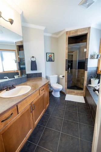 249 Fairway Drive, Coaldale, AB - Indoor Photo Showing Bathroom