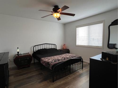 671 Parkside Drive, Coaldale, AB - Indoor Photo Showing Bedroom