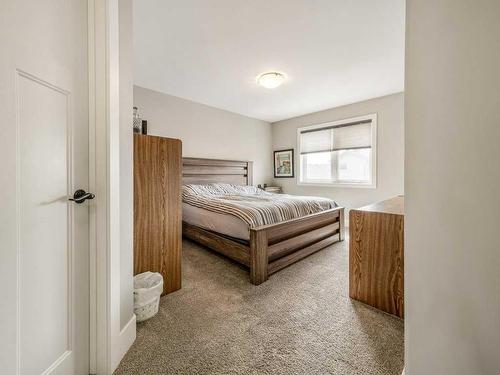 44 Northlander Road West, Lethbridge, AB - Indoor Photo Showing Bedroom