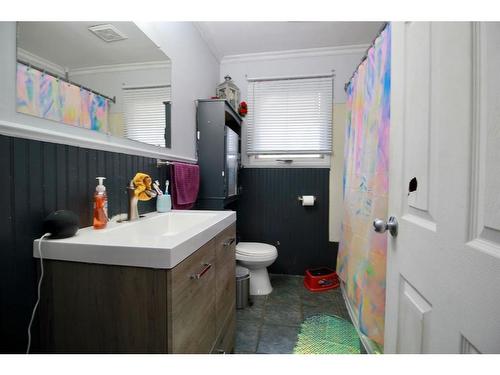 2104 21 Avenue, Coaldale, AB - Indoor Photo Showing Bathroom