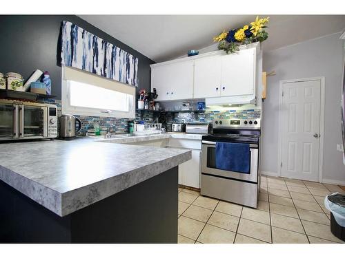 2104 21 Avenue, Coaldale, AB - Indoor Photo Showing Kitchen
