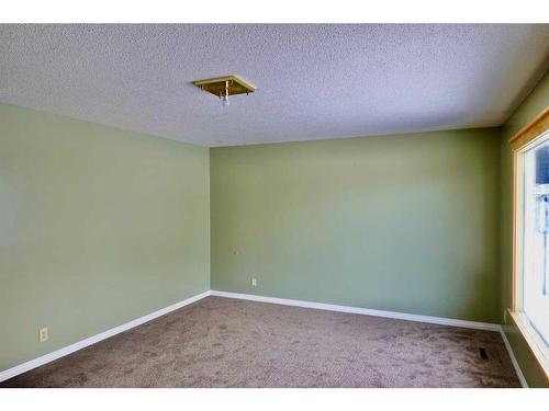 823 Alberta Avenue, Nobleford, AB - Indoor Photo Showing Other Room