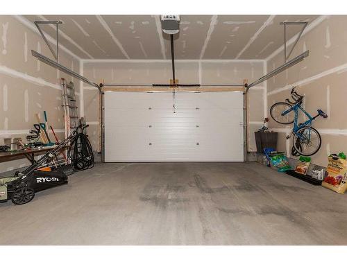 1290 Pacific Circle West, Lethbridge, AB - Indoor Photo Showing Garage