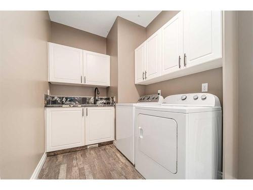 78 Fairmont Cove South, Lethbridge, AB - Indoor Photo Showing Laundry Room