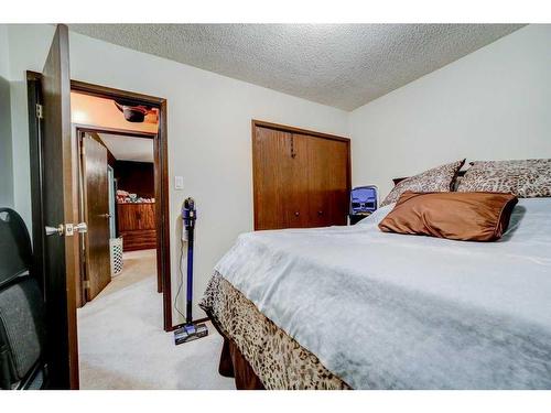 2934 222 Street, Bellevue, AB - Indoor Photo Showing Bedroom