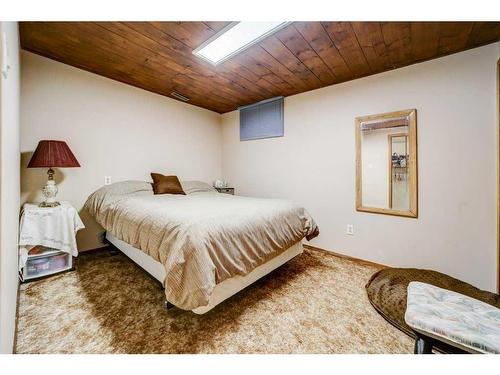 2934 222 Street, Bellevue, AB - Indoor Photo Showing Bedroom