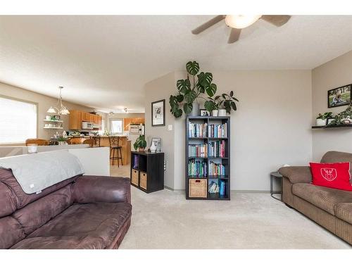 775 Mt Sundance Lane West, Lethbridge, AB - Indoor Photo Showing Living Room