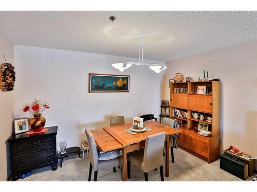 307-20 3 Street South, Lethbridge, AB - Indoor Photo Showing Dining Room