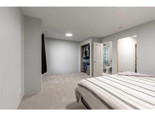 3-67 Aquitania Circle West, Lethbridge, AB - Indoor Photo Showing Bedroom