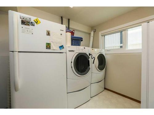 23 Ermineview Road North, Lethbridge, AB - Indoor Photo Showing Laundry Room