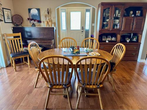 6032 Rr 28-0, Pincher Creek, AB - Indoor Photo Showing Dining Room
