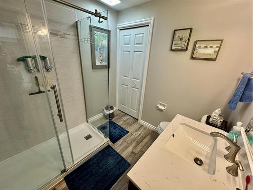 6032 Rr 28-0, Pincher Creek, AB - Indoor Photo Showing Bathroom