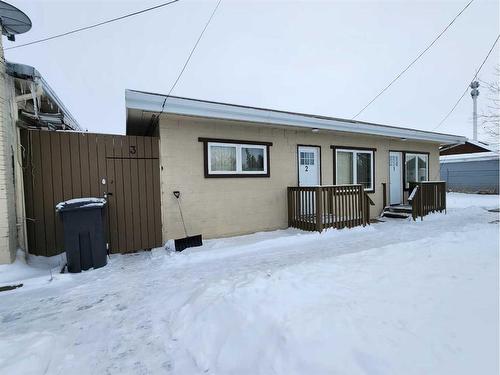 54 S 1 St West, Magrath, AB - Outdoor With Exterior