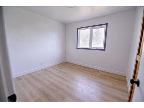 1909 7 Avenue North, Lethbridge, AB - Indoor Photo Showing Other Room