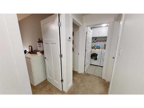 459 Keystone Chase West, Lethbridge, AB - Indoor Photo Showing Laundry Room