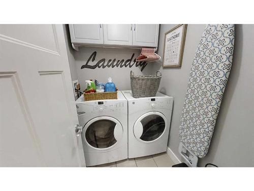 459 Keystone Chase West, Lethbridge, AB - Indoor Photo Showing Laundry Room