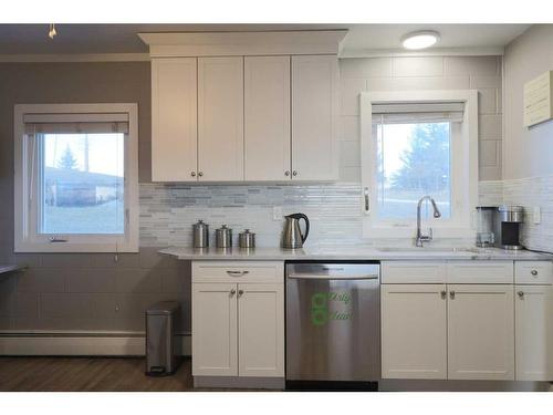 771 Dundas Street, Pincher Creek, AB - Indoor Photo Showing Kitchen With Upgraded Kitchen