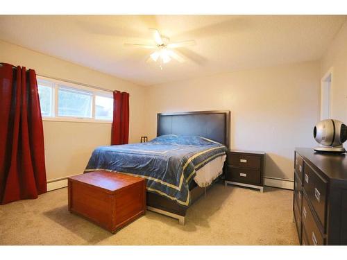 771 Dundas Street, Pincher Creek, AB - Indoor Photo Showing Bedroom