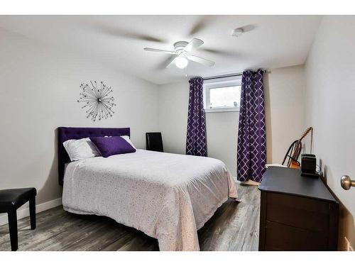 2314 10A Avenue South, Lethbridge, AB - Indoor Photo Showing Bedroom