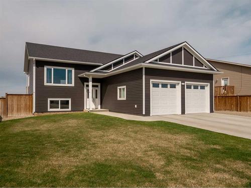1026 7 Street West, Barnwell, AB - Outdoor