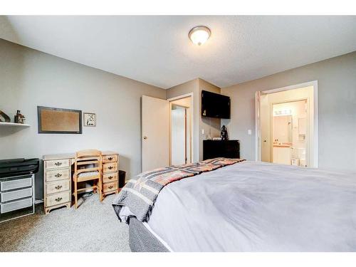 308-485 Red Crow Boulevard West, Lethbridge, AB - Indoor Photo Showing Bedroom