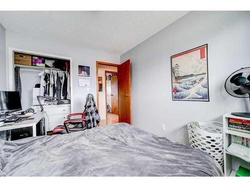 1709 21 A Street, Coaldale, AB - Indoor Photo Showing Bedroom