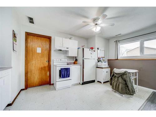 1709 21 A Street, Coaldale, AB - Indoor Photo Showing Kitchen