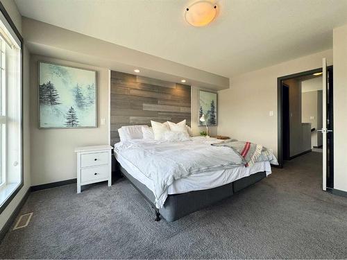 497 Devonia Way West, Lethbridge, AB - Indoor Photo Showing Bedroom