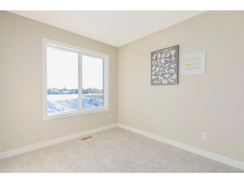 3-1604 Stafford Drive North, Lethbridge, AB - Indoor Photo Showing Other Room