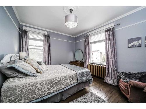 704 Schofield Street, Pincher Creek, AB - Indoor Photo Showing Bedroom