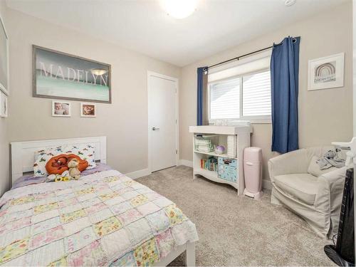 824 Coalbrook Close West, Lethbridge, AB - Indoor Photo Showing Bedroom