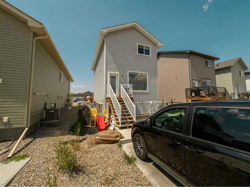 824 Coalbrook Close West, Lethbridge, AB - Outdoor With Exterior