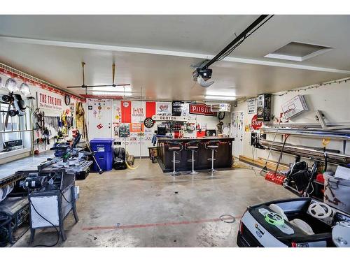 705 10 Avenue West, Barnwell, AB - Indoor Photo Showing Garage