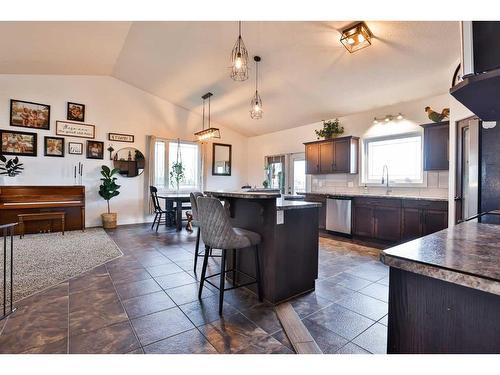 705 10 Avenue West, Barnwell, AB - Indoor Photo Showing Kitchen